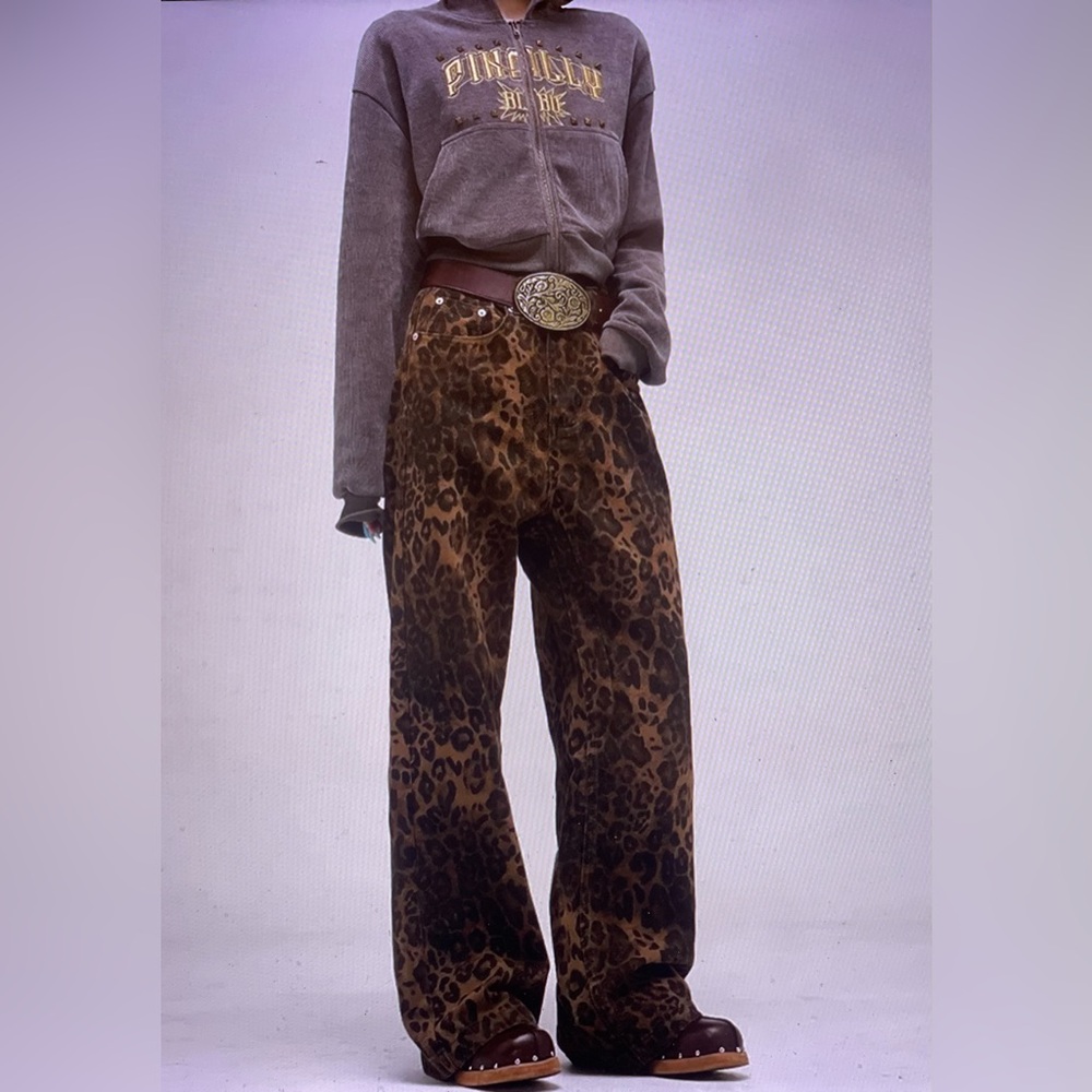 NWOT Vintage Leopard Print Loose Fit Jeans